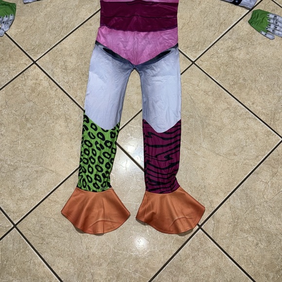 Five Nights at Freddy’s Glamrock Chica costume - Picture 7 of 11
